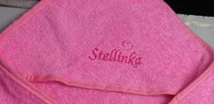 Osuška s kapuckou-Se jménem a srdíčkem